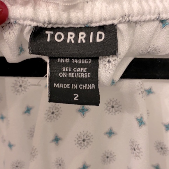 Torrid blouse short sleeve size 2 - Picture 3 of 6